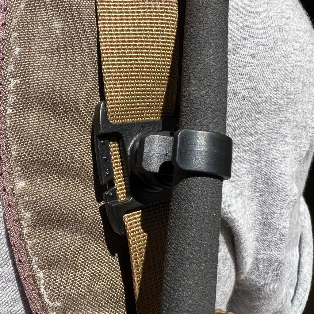 Magnetic Hydration Tube Clip