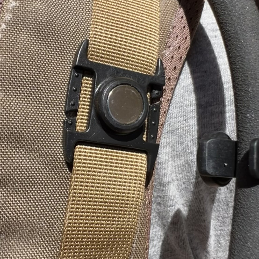 
                  
                    Load and play video in Gallery viewer, Magnetic Hydration Tube Clip
                  
                